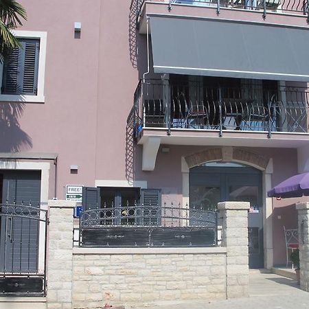 Kseni Accommodation Rovigno Esterno foto
