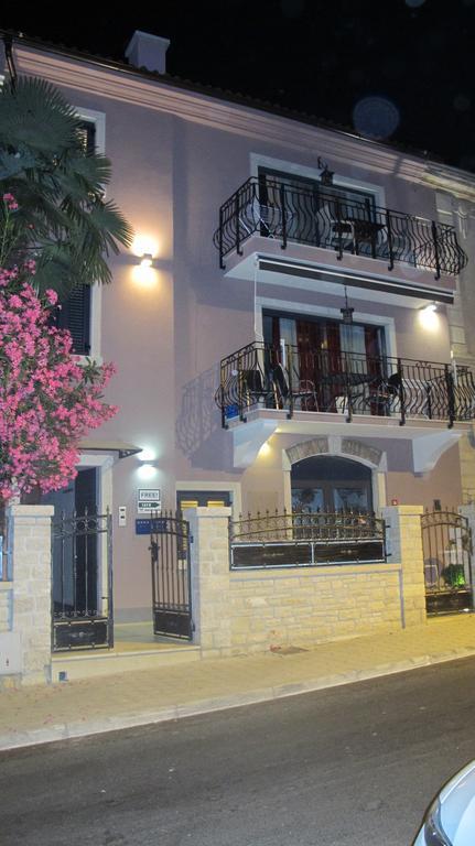 Kseni Accommodation Rovigno Esterno foto