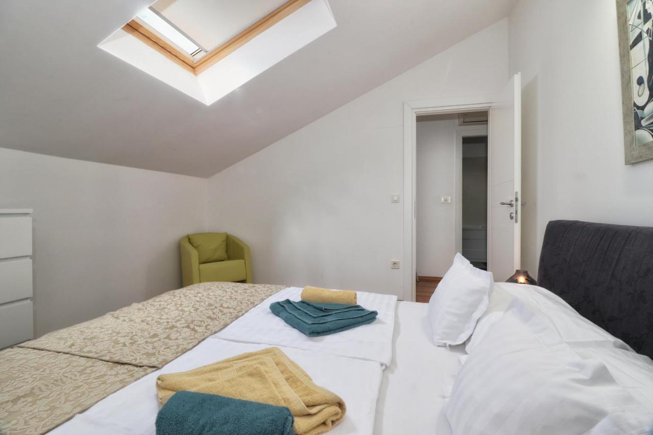 Kseni Accommodation Rovigno Esterno foto