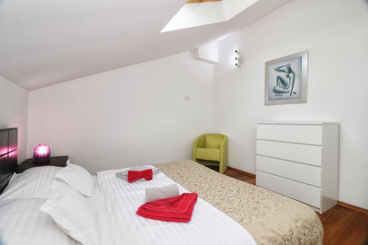 Kseni Accommodation Rovigno Esterno foto